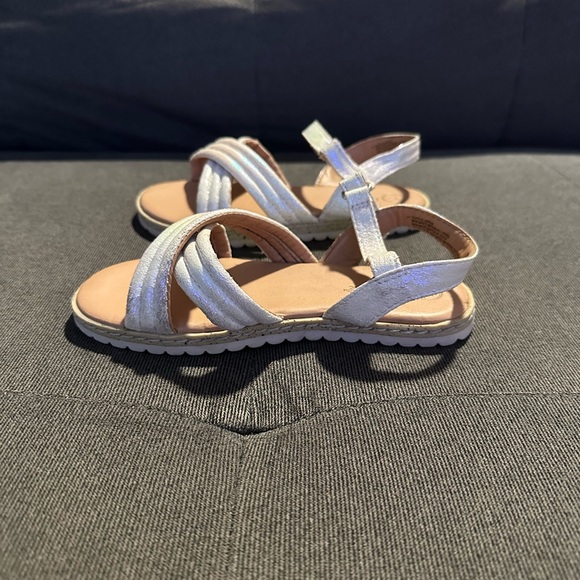 Girls Cat & Jack Sandals - Picture 4 of 11